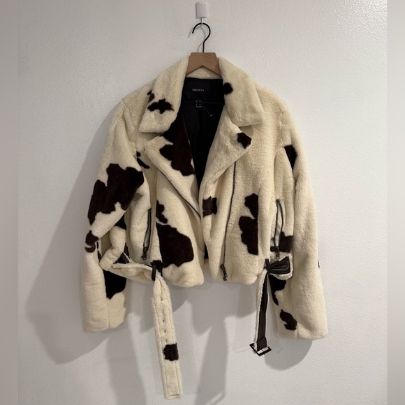 Forever 21 Women’s Cow Print Fur Jacket NWT - Picture 1 of 3